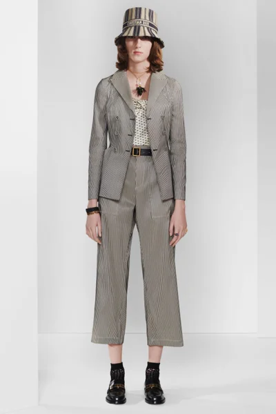 Look 8